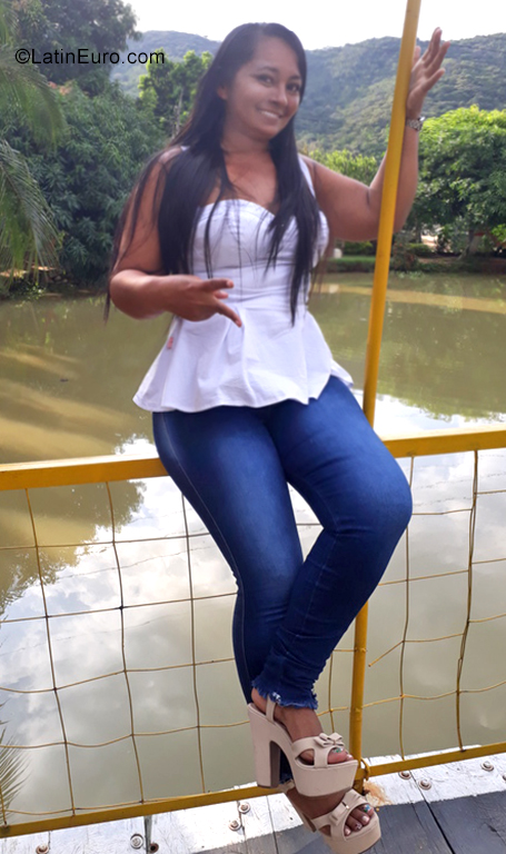 Date this gorgeous Colombia girl Derly from Cucuta CO25225