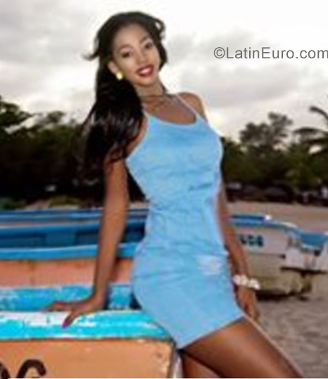 Date this hot Dominican Republic girl Sophie from Punta Cana DO34586