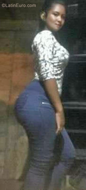 Date this foxy Venezuela girl Yessica from Ciudad Guayana VE2419