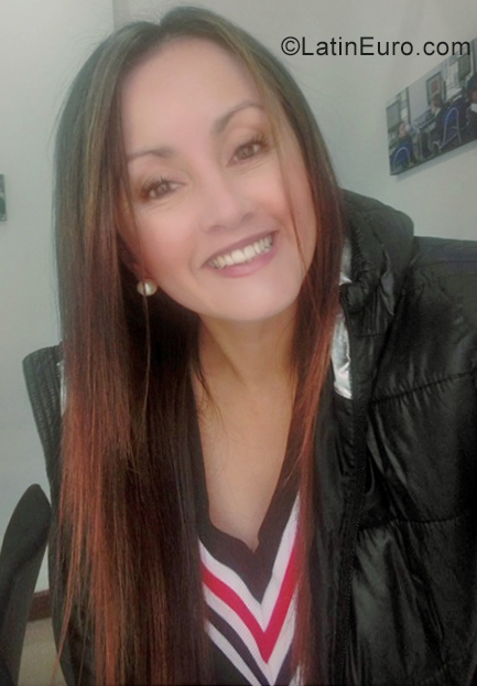 Date this hot Colombia girl Dora from Bogota CO25395