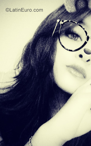 Date this charming Ecuador girl Jamileth from Portoviejo EC327