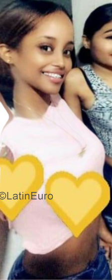 Date this georgeous Dominican Republic girl Smerlyn from Bonao DO34938
