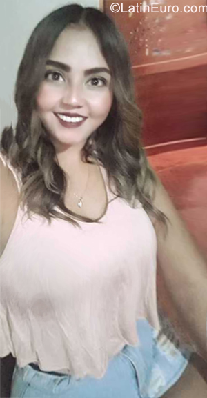 Date this nice looking Colombia girl Keylie from Medellin CO25449