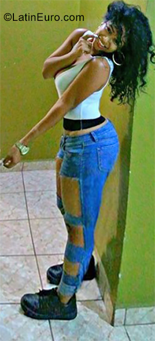 Date this charming Dominican Republic girl Ariana from La Romana DO39989