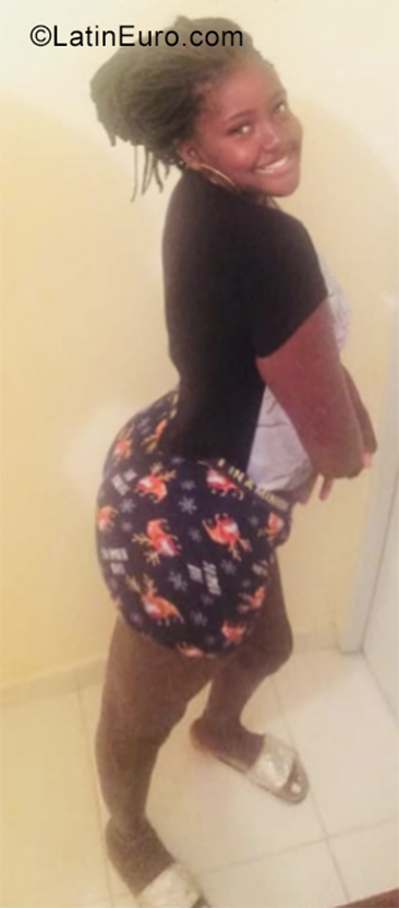 Date this charming Dominican Republic girl Ruth from San Pedro De Macoris DO35318