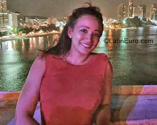 Date this young Colombia girl Karina from Santa Marta CO25720