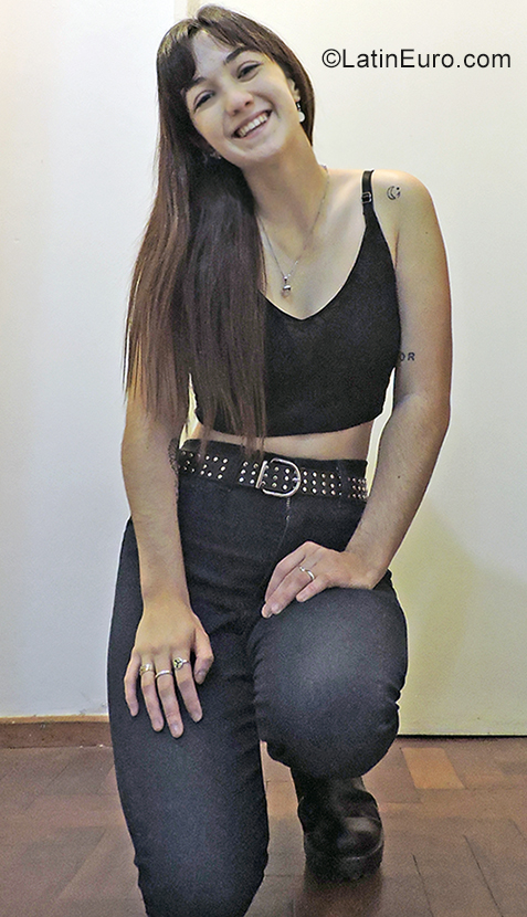 Date this sensual Argentina girl Ani from Rosario AR203