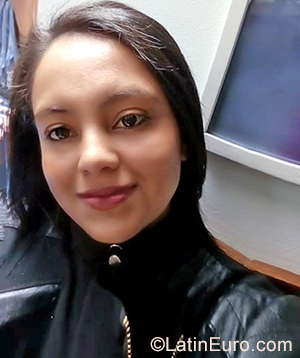 Date this gorgeous Colombia girl Anguely from Bogota CO25740