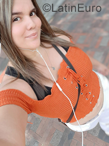 Date this attractive Colombia girl Yohanna from Bucaramanga CO25758