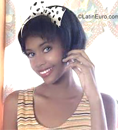 Date this georgeous Venezuela girl Yemlin from Caracas VE2540