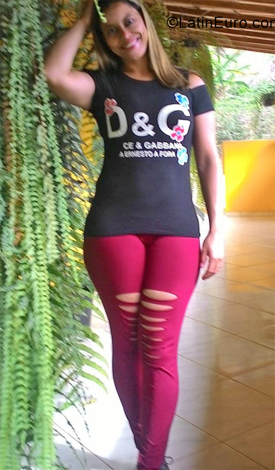 Date this pretty Brazil girl Juliana from Victoria BR10871