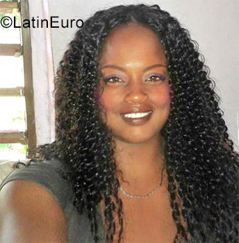 Date this sensual Jamaica girl Leonie from Montego Bay JM2625
