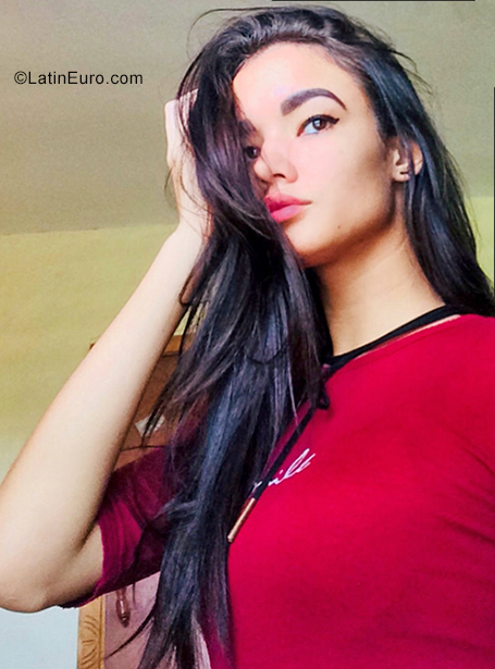 Date this funny Cuba girl Diane from Holguin CU558