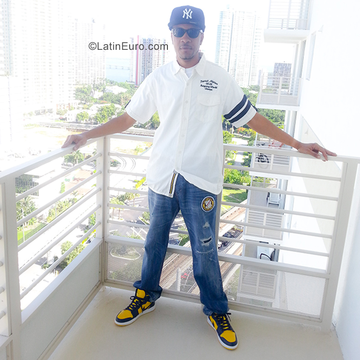 Date this good-looking United States man MellowBee from Pompano Beach US20189