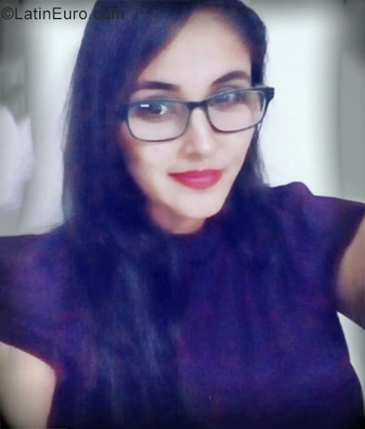 Date this gorgeous Honduras girl Gisela from San Pedro Sula HN2684