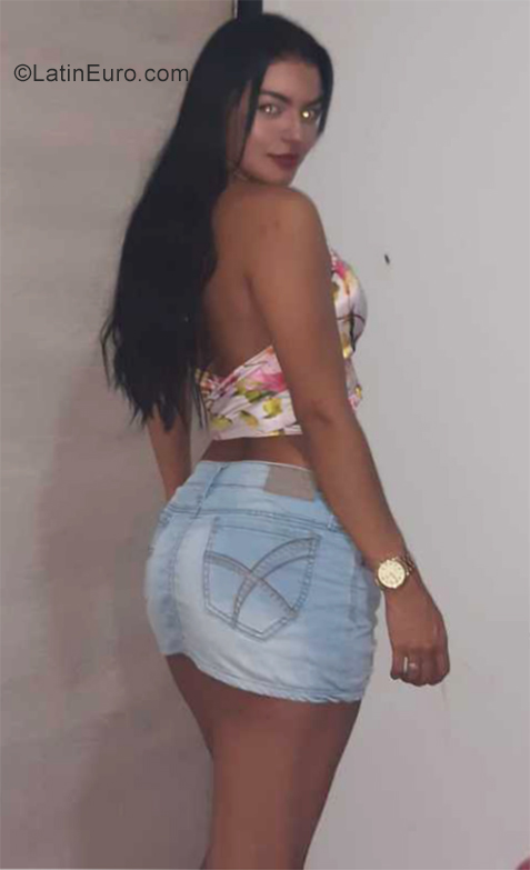 Date this stunning Colombia girl Tania from Bogota CO25851