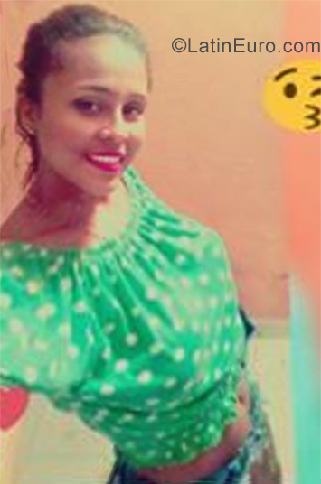 Date this georgeous Colombia girl Liliana from Cienaga CO25857