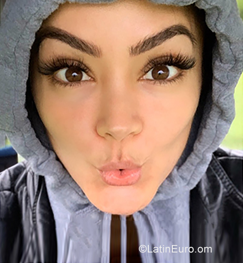 Date this passionate Venezuela girl Vale from Chacao VE2583