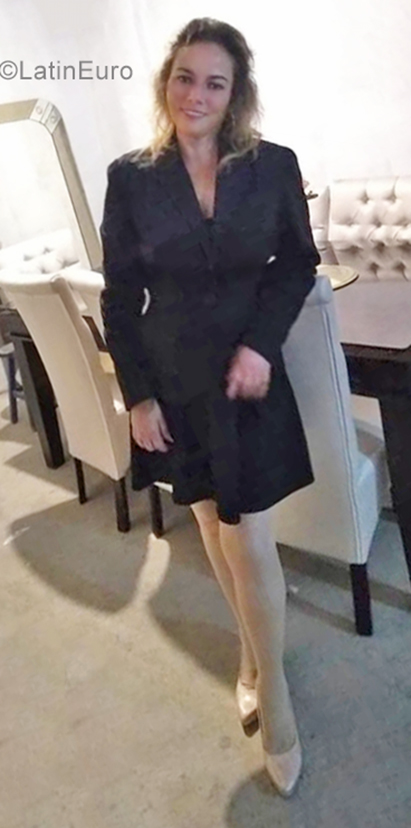 Date this tall Peru girl Gisela from Lima PE1419