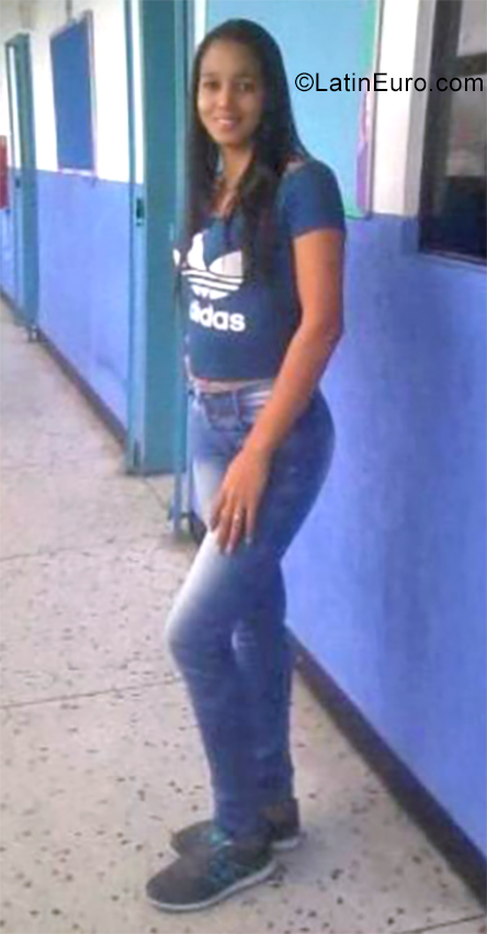 Date this delightful Venezuela girl Franyolith from Barquisimeto VE2594