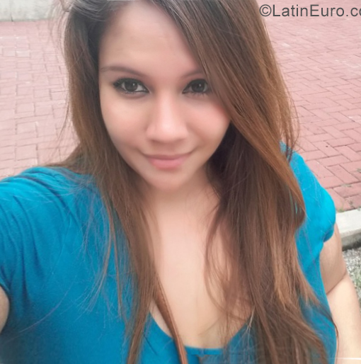 Date this beautiful Ecuador girl Dori from Guayaquil EC364