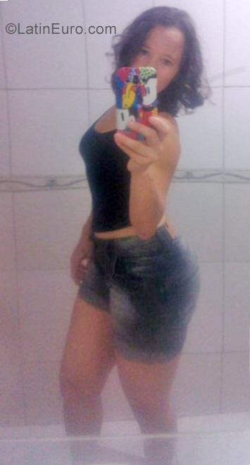 Date this fun Brazil girl ALEXIA from Campos Dos Goytacazes BR10899