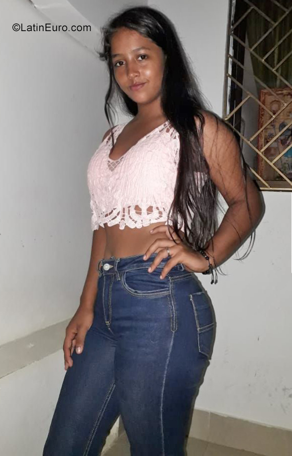 Date this athletic Colombia girl Wendy from Sincelejo CO25909