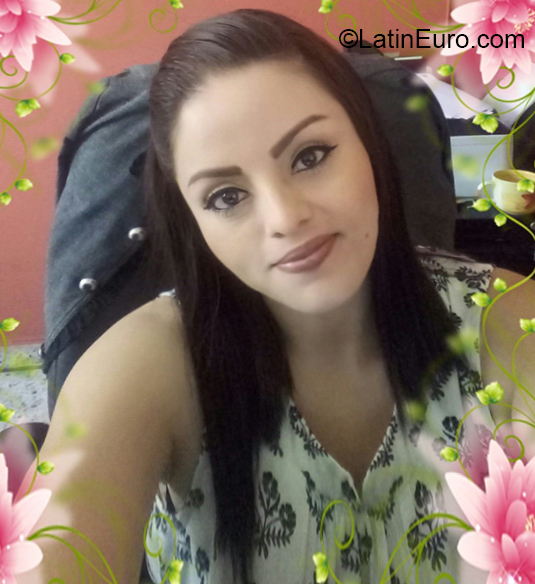 Date this charming El Salvador girl Erika from San Salvador SV99