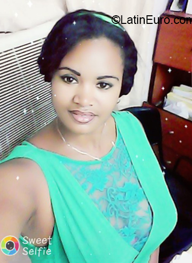 Date this stunning Cuba girl Zoe from Havana CU578