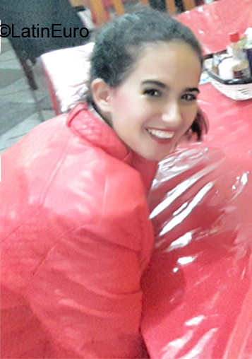 Date this voluptuous Brazil girl Daniela from Campos do Jordao BR10981