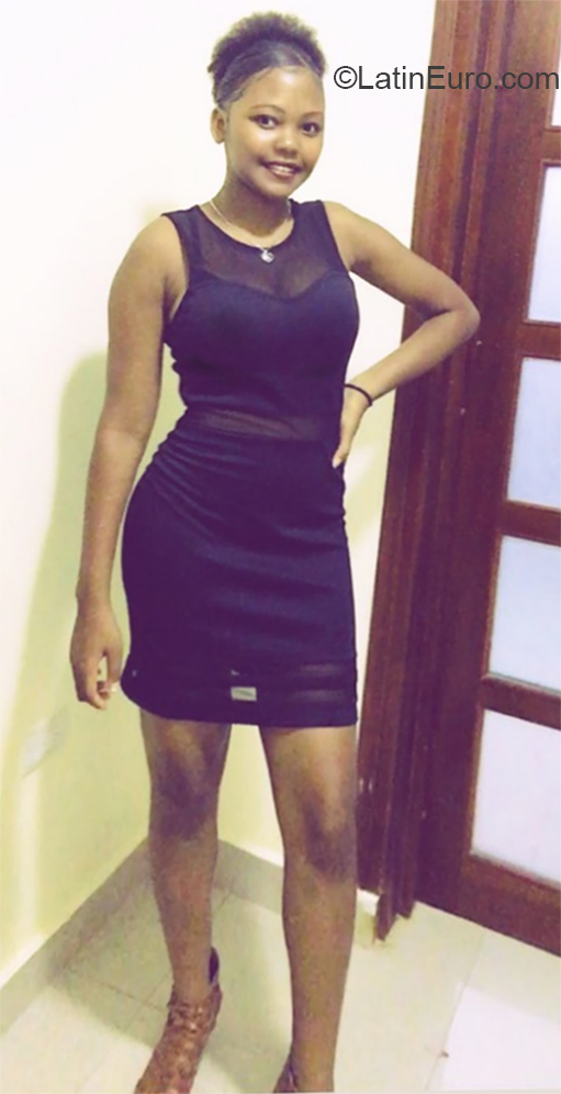 Date this exotic Dominican Republic girl Winia from Higuey DO35873