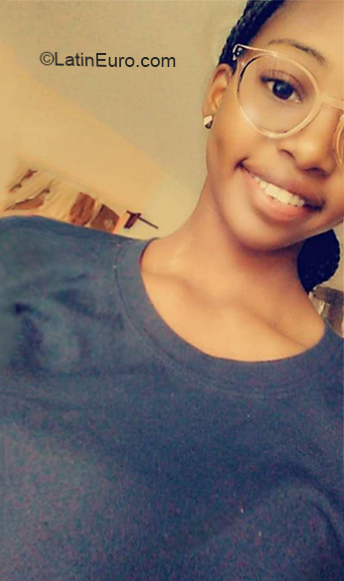 Date this foxy Dominican Republic girl Nathaly from San Pedro Sula DO36005
