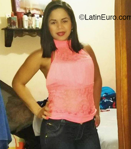 Date this georgeous Colombia girl Desireth from Medellin CO26055