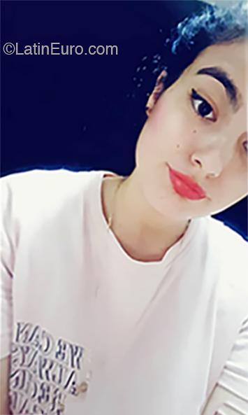 Date this tall Cuba girl Thalia from Santa Clara CU596