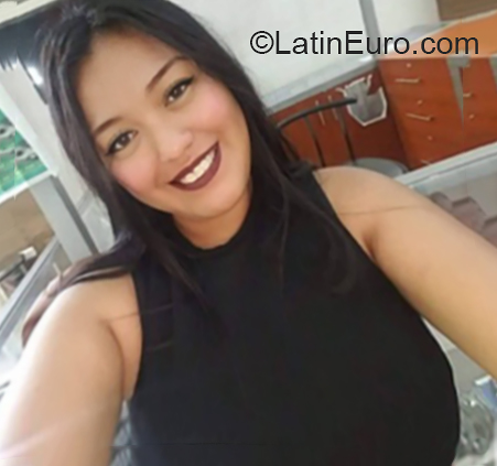 Date this lovely Guatemala girl Yanni from Guatemala City GT115