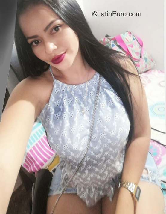 Date this gorgeous Colombia girl Yasmin from Medellin CO26126