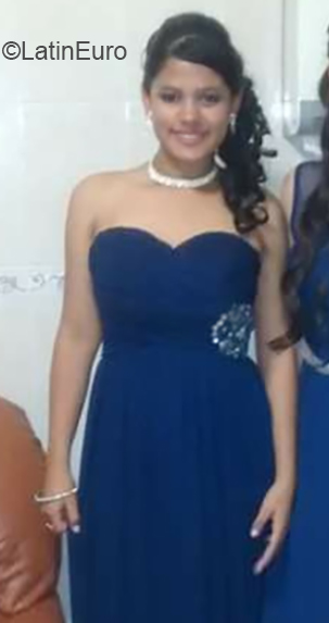 Date this happy Mexico girl Vanessa from Saltillo MX1700