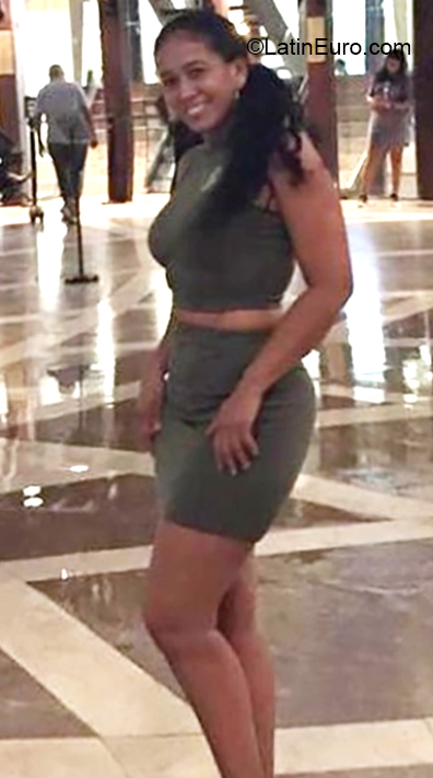 Date this young Colombia girl Verlis from Cartagena CO26139
