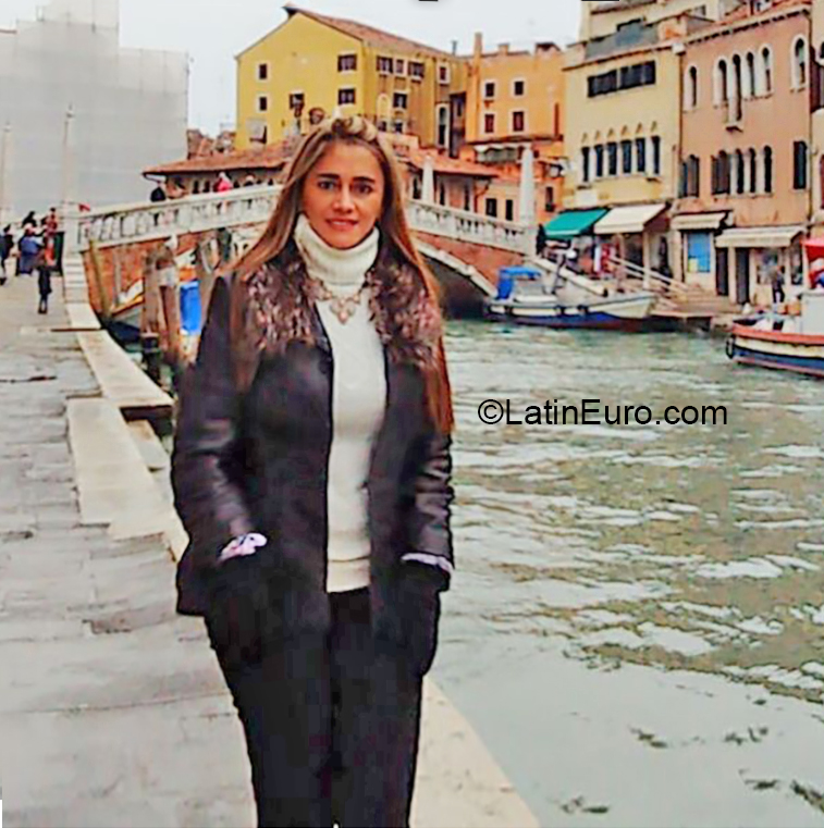 Date this passionate Colombia girl Bibiana from Medellin CO26142