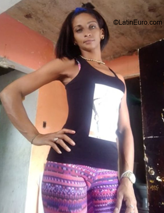 Date this hard body Cuba girl Olga from Ciudad Habana CU617
