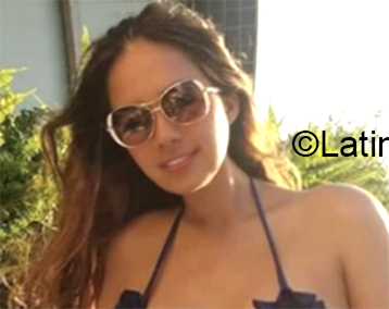 Date this happy United States girl Paola from new york US21278