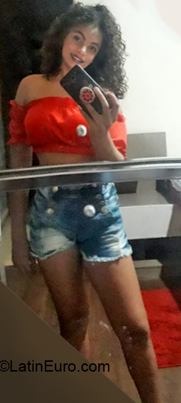 Date this funny Brazil girl Isabela from Porto Alegre BR10940