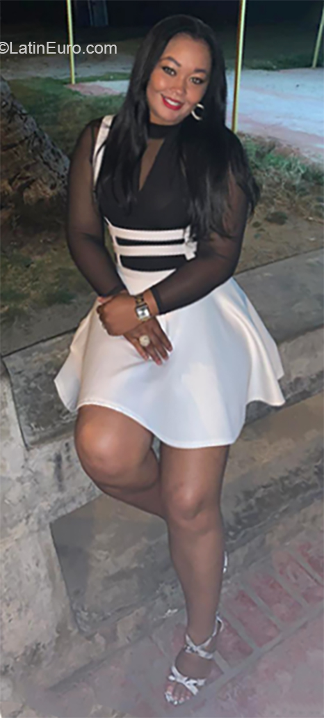 Date this foxy Dominican Republic girl Yoana from San Pedro De Macoris DO36358