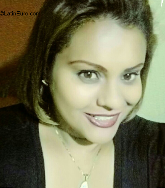 Date this passionate Colombia girl Sagaria from Bogota CO26195