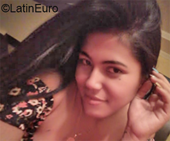 Date this voluptuous Venezuela girl Ana Paula from Caracas VE2796