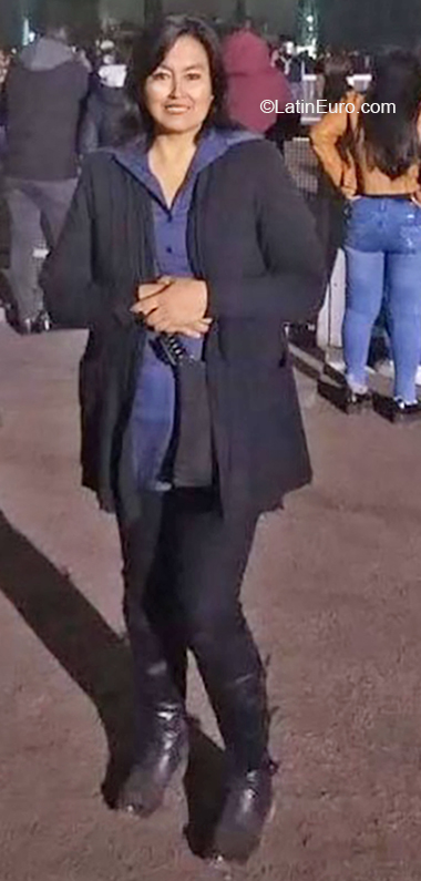 Date this tall Peru girl Martha from Lima PE1458