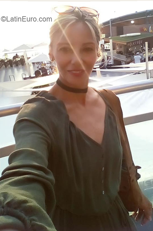 Date this lovely Peru girl Fabiola from Lima PE1460