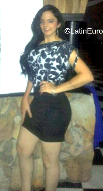 Date this sensual Venezuela girl Yurany from San Cristobal DO36630