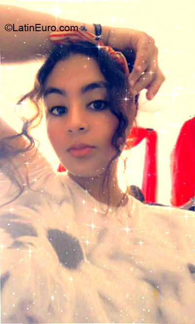 Date this happy Dominican Republic girl Johanna from La Vega DO36688