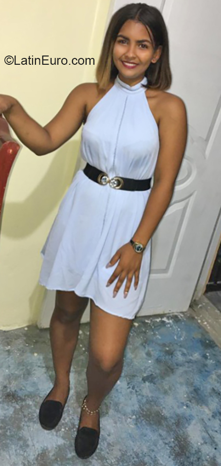 Date this hot Dominican Republic girl Samantha from San Cristobal DO36690